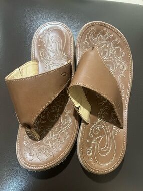 Olukai Women’s Paniolo Lipi Premium Leather Sandals Size 7